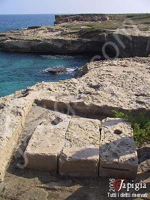 roca vecchia: tombe messapiche